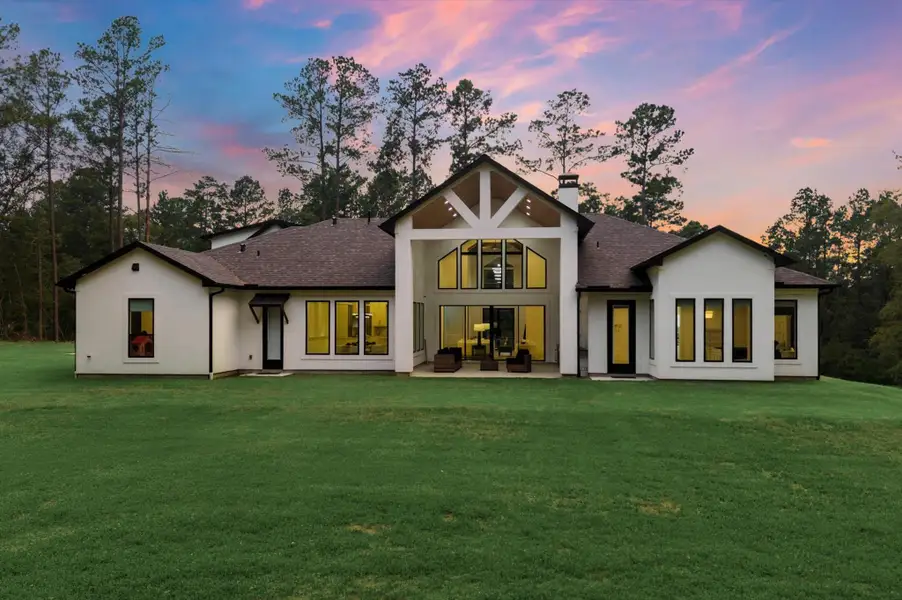 Peaceful setting surrounded by nature.