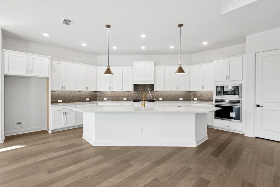 Furnished interior view inside a new home in Riceland 60’ Homesites, Mont Belvieu (Image 10). Furnished interior view inside a new home in Riceland 60’ Homesites, Mont Belvieu (Image 10).