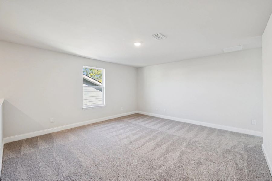 Spacious, unfurnished interior of a new home in Cades Bluff, Lebanon (Image 30).