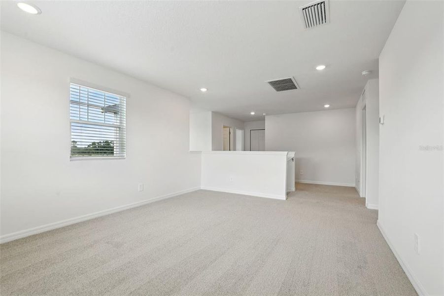 Spacious, unfurnished interior of a new home in The Reserve at Twin Lakes, St. Cloud (Image 33).