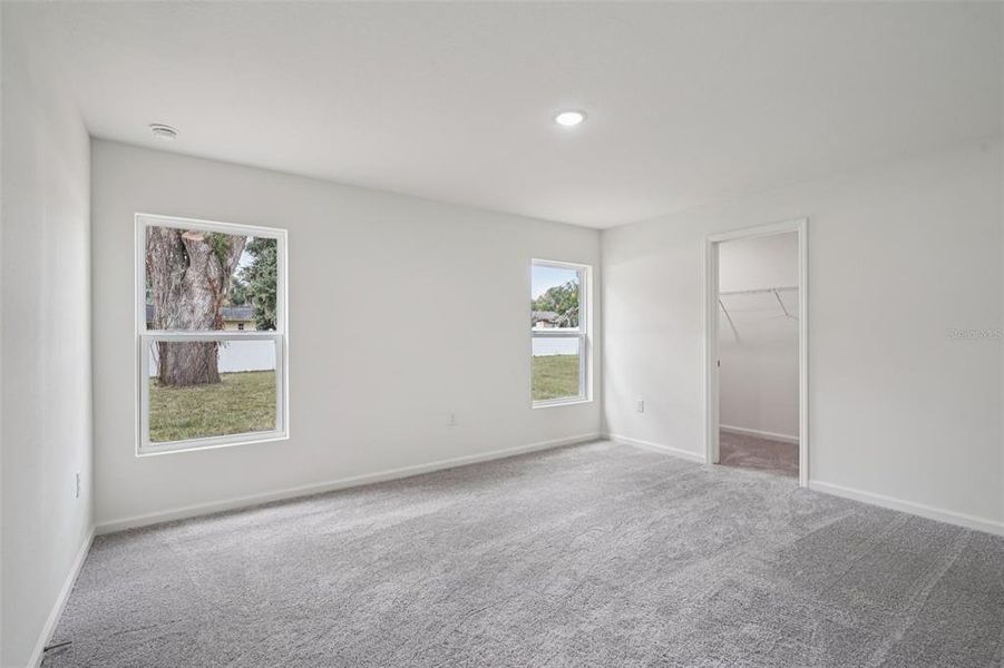 Spacious, unfurnished interior of a new home in Sable Run, Ocala (Image 24).