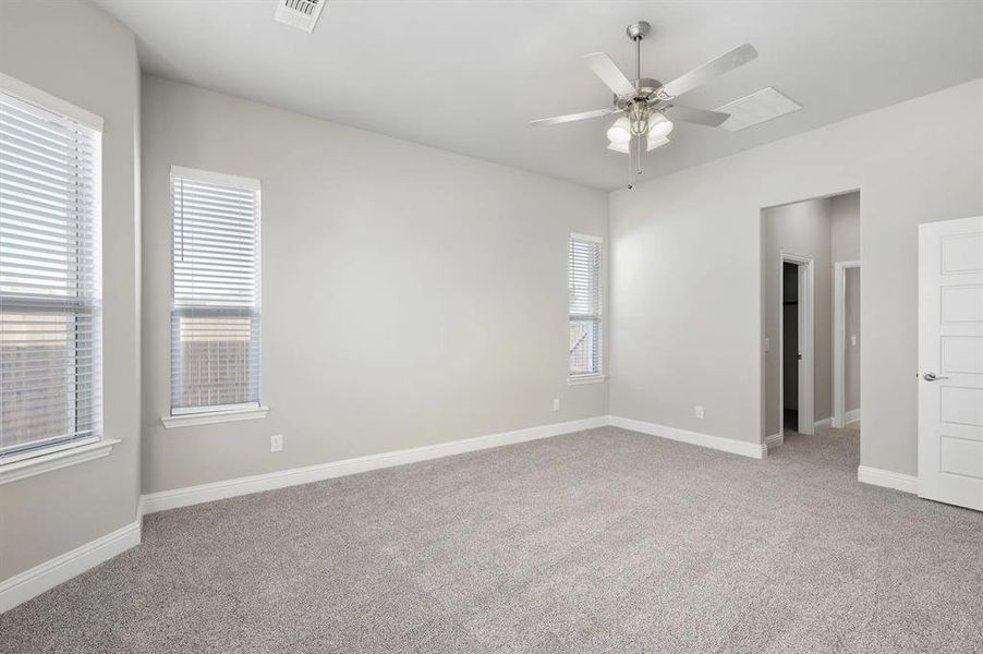 Spacious, unfurnished interior of a new home in Estates At Baker Park, Sherman (Image 23).