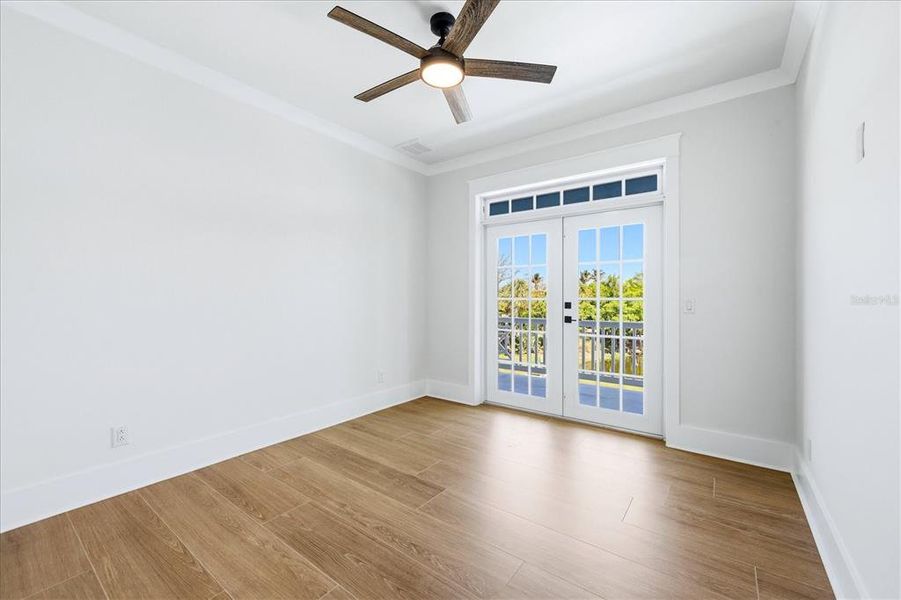 Spacious, unfurnished interior of a new home in , Placida (Image 22).