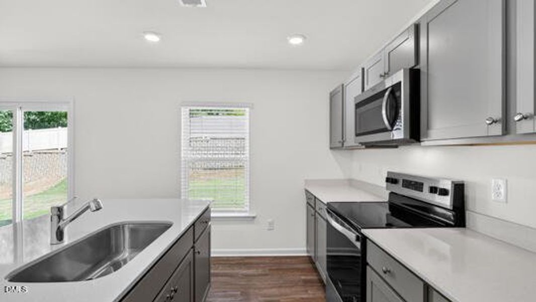 Lawson Glen_Belhaven B_16_Gray_SPEC-031 Lawson Glen_Belhaven B_16_Gray_SPEC-031