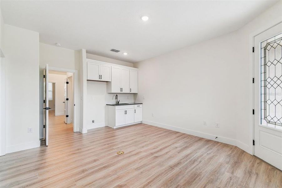 Spacious, unfurnished interior of a new home in Hidden Ridge, New Port Richey (Image 65).