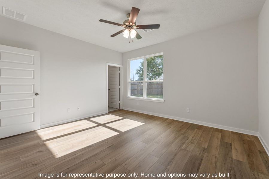 Spacious, unfurnished interior of a new home in , Brenham (Image 7).