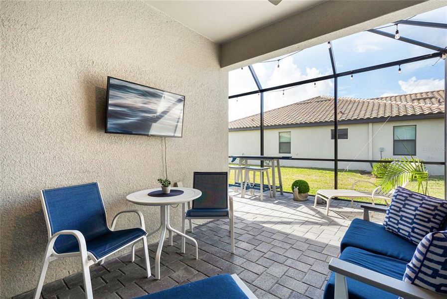 Exterior details and patio area of a home in , Bradenton (Image 20).