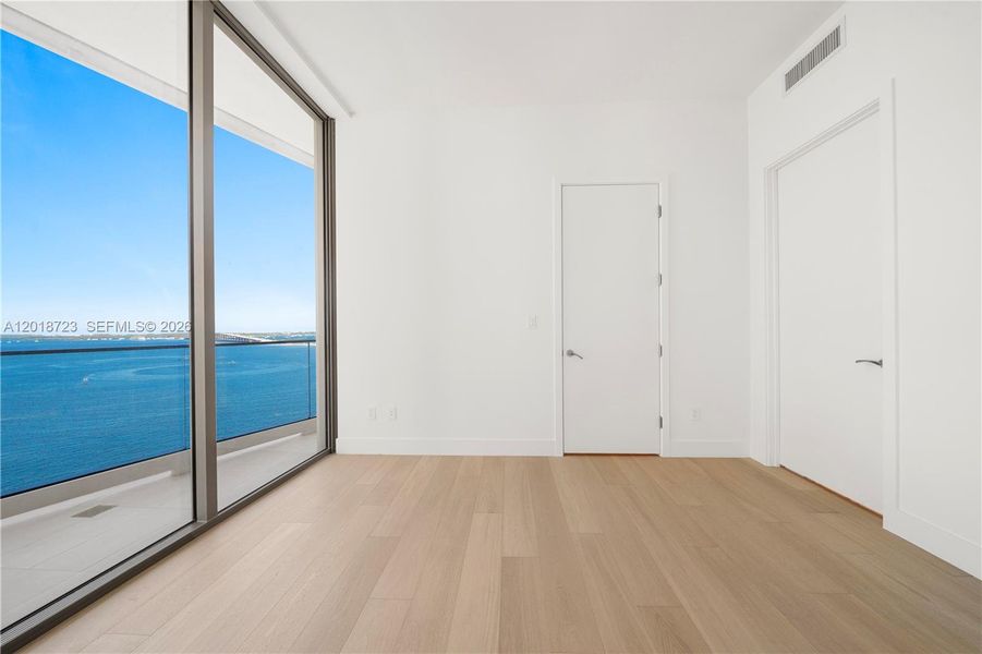 Spacious, unfurnished interior of a new home in , Miami (Image 14).