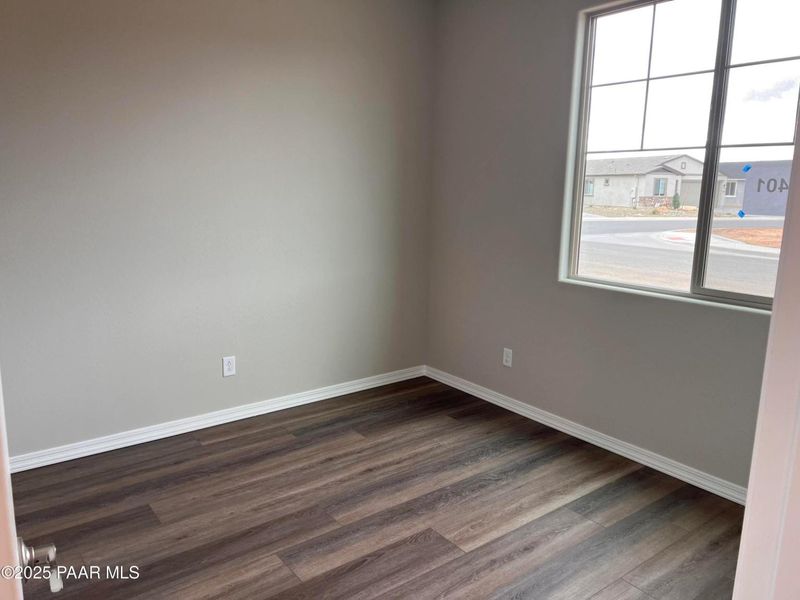 Spacious, unfurnished interior of a new home in North Ridge at Pronghorn Ranch, Prescott Valley (Image 11).