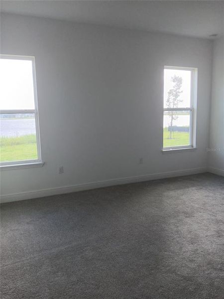 Spacious, unfurnished interior of a new home in , Orlando (Image 18).