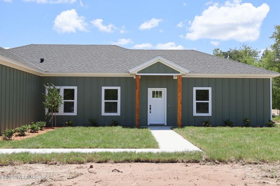 Exterior details and patio area of a home in , Hilliard (Image 3).