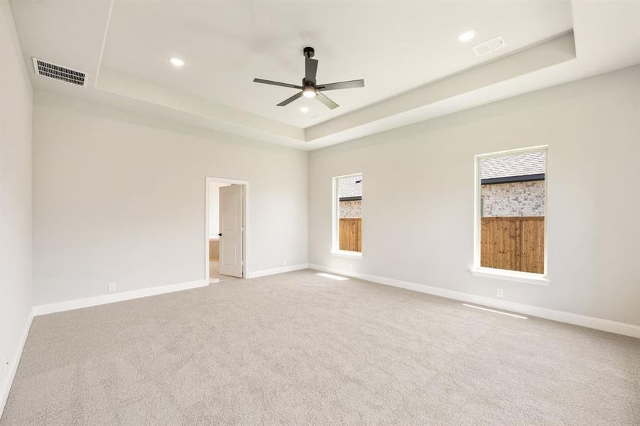 Spacious, unfurnished interior of a new home in Somerset Classic 70s & 80s, Mansfield (Image 26).