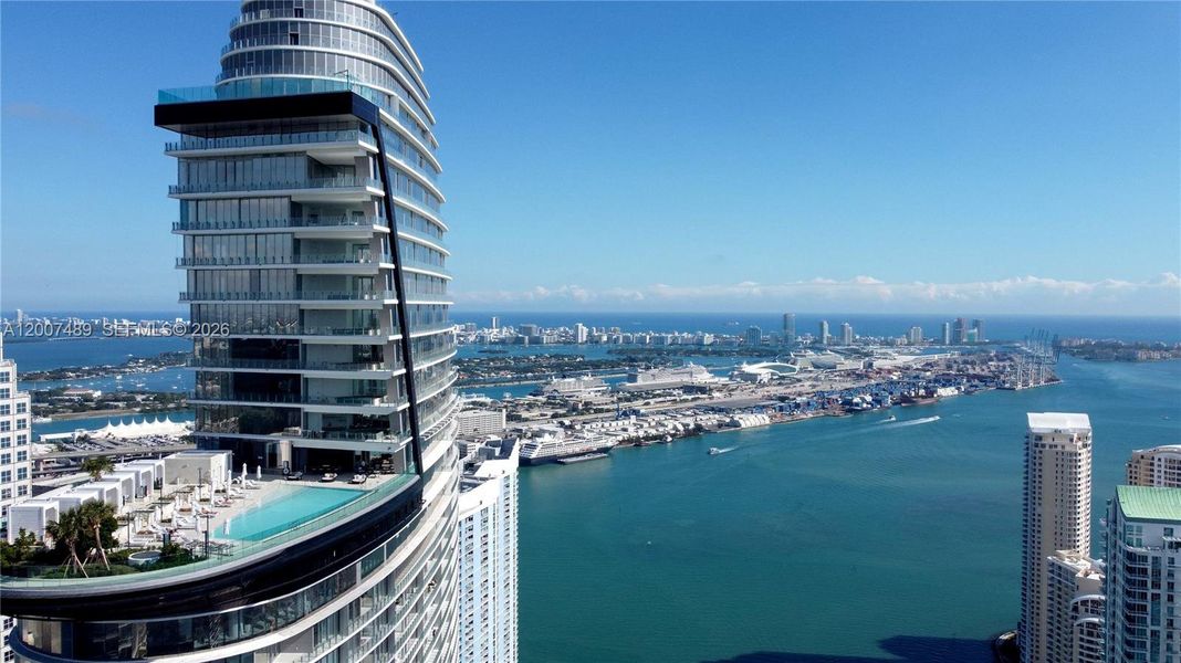 Condo located in Miami, FL showcasing its design and architecture (Image 44).