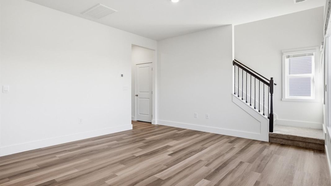 Spacious, unfurnished interior of a new home in Millstone Village, Morristown (Image 12).