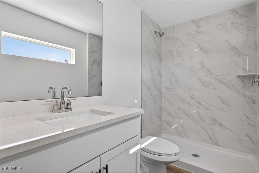 Furnished interior view inside a new home in Cape Coral, Cape Coral (Image 11).