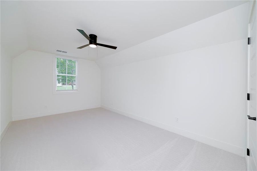 Spacious, unfurnished interior of a new home in , Gainesville (Image 17).