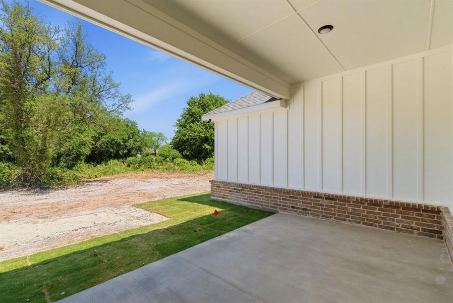 Exterior details and patio area of a home in , Weatherford (Image 3).