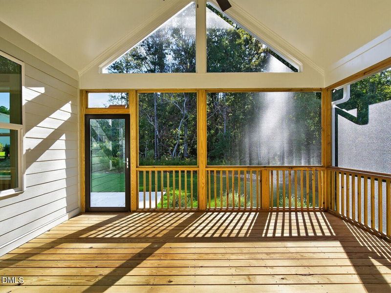 034-1280x960-screened-porch