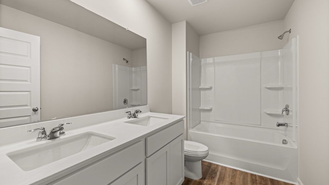 Representative furnished interior of a home built from the Galen by D.R. Horton in Teamon Pointe, Griffin (Image 16). Representative furnished interior of a home built from the Galen by D.R. Horton in Teamon Pointe, Griffin (Image 16).