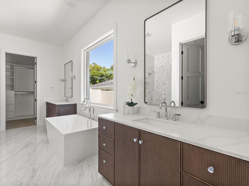 Furnished interior view inside a new home in , Orlando (Image 42).