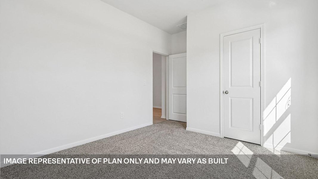 Spacious, unfurnished interior of a new home in Bar W Ranch, Leander (Image 24).