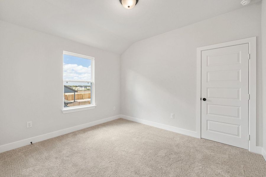 Spacious, unfurnished interior of a new home in Nolina, Georgetown (Image 24).