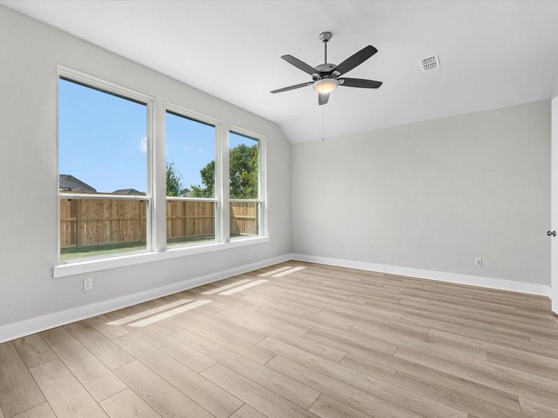Spacious, unfurnished interior of a new home in Tompkins Reserve, Katy (Image 13).
