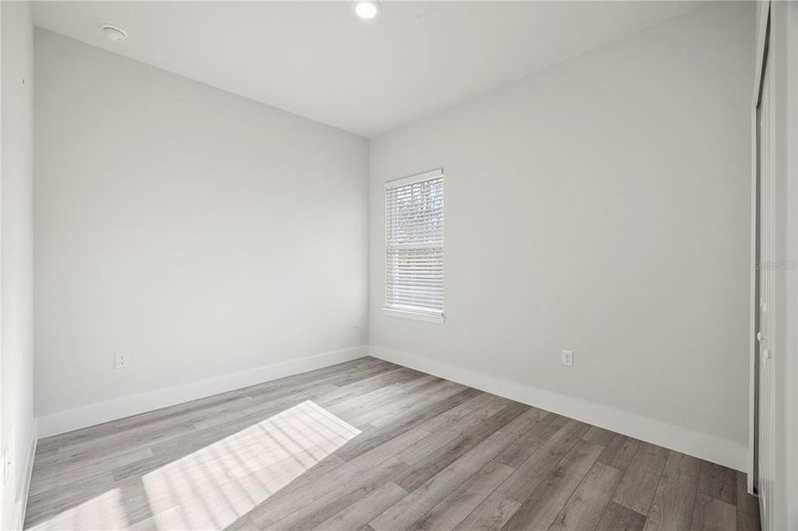 Spacious, unfurnished interior of a new home in , Dunnellon (Image 11).