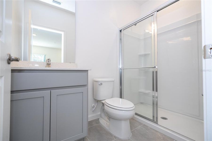 Furnished interior view inside a new home in , Orlando (Image 6).