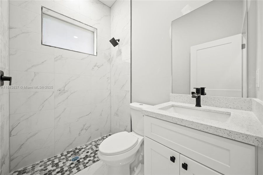 Furnished interior view inside a new home in , Lehigh Acres (Image 8).