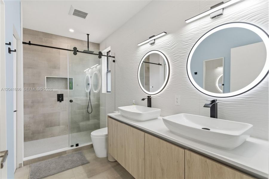 Furnished interior view inside a new home in , Fort Lauderdale (Image 15).
