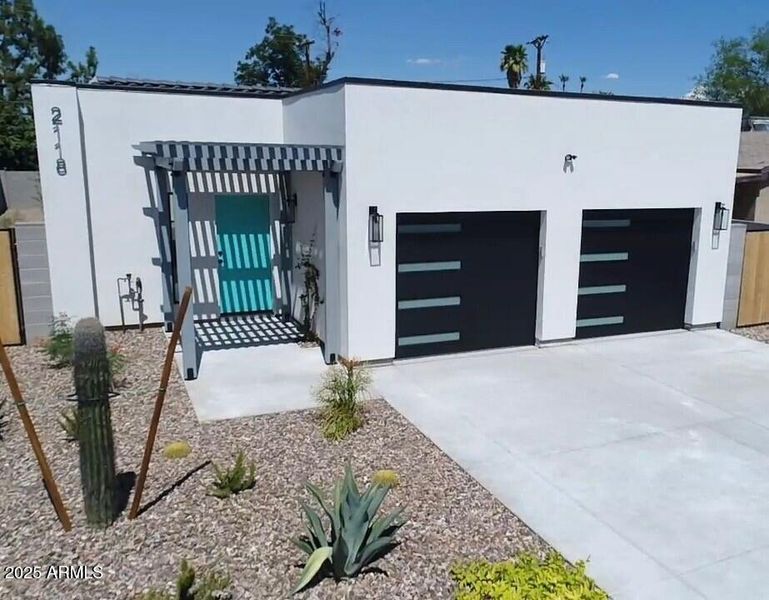 Stylish Smooth Stucco Finish