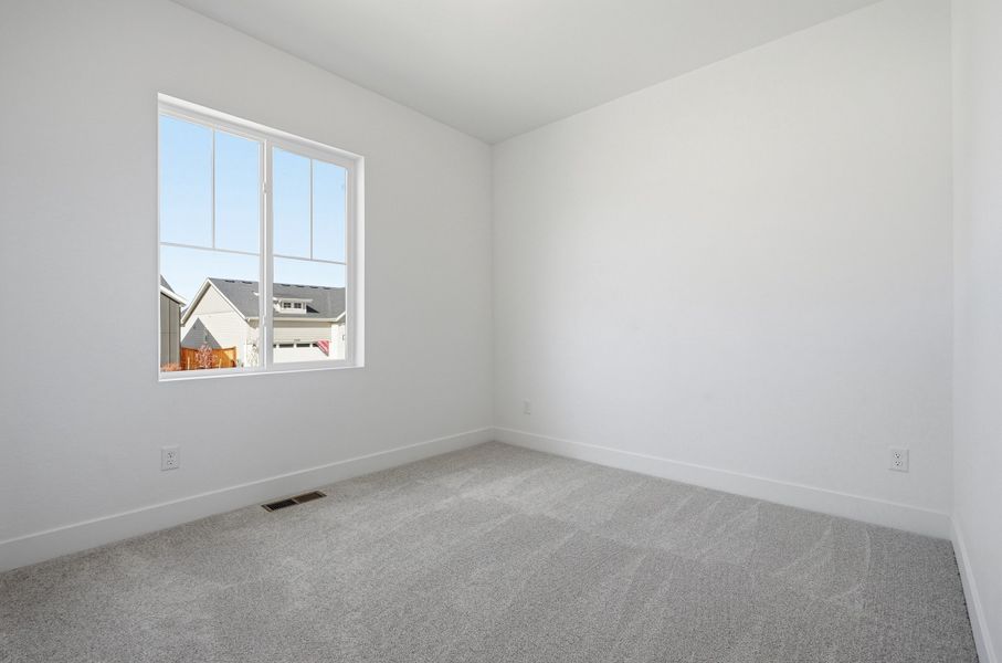 Spacious, unfurnished interior of a new home in Trailstone, Arvada (Image 19).