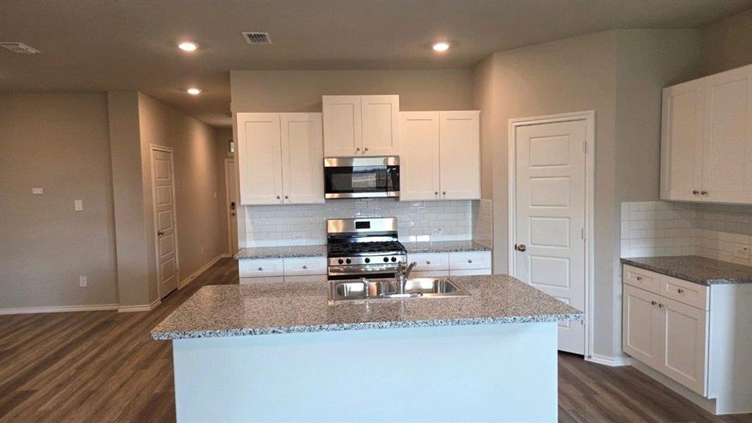 Furnished interior view inside a new home in Trails of Elizabeth Creek, Fort Worth (Image 4).
