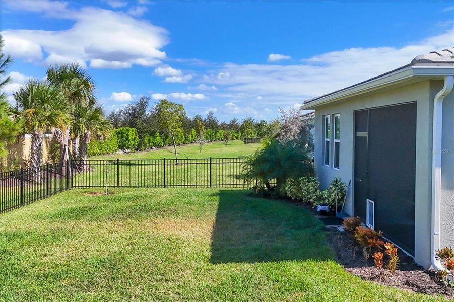 Exterior details and patio area of a home in , Venice (Image 22).
