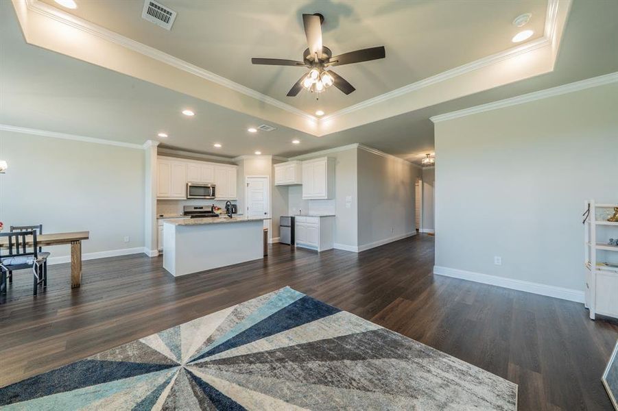 Furnished interior view inside a new home in , Alvarado (Image 11).