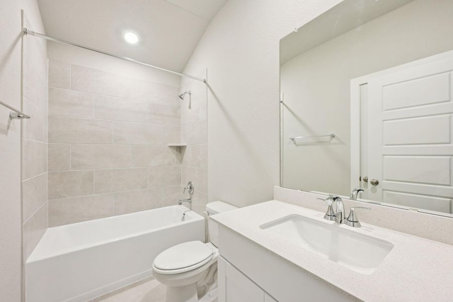 Furnished interior view inside a new home in Stewart's Ranch, Conroe (Image 8).