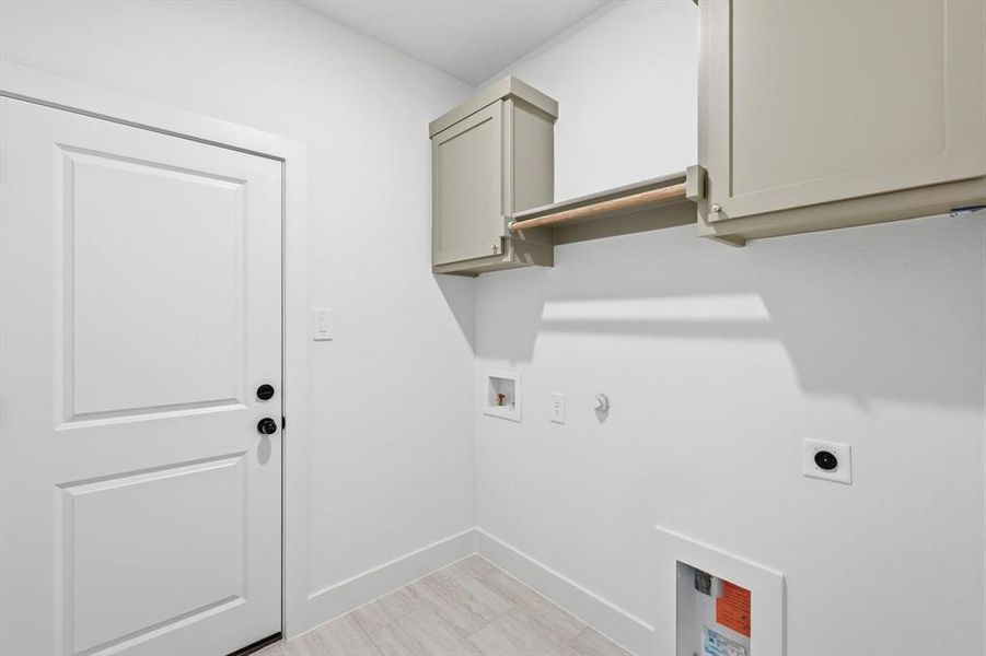 Spacious, unfurnished interior of a new home in , Fort Worth (Image 9). Spacious, unfurnished interior of a new home in , Fort Worth (Image 9).