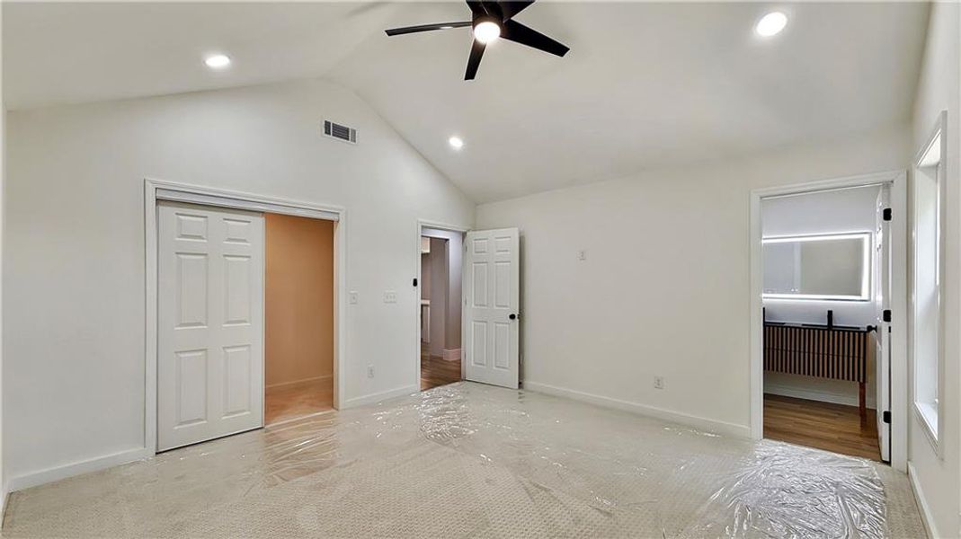 Spacious, unfurnished interior of a new home in , Rome (Image 18).