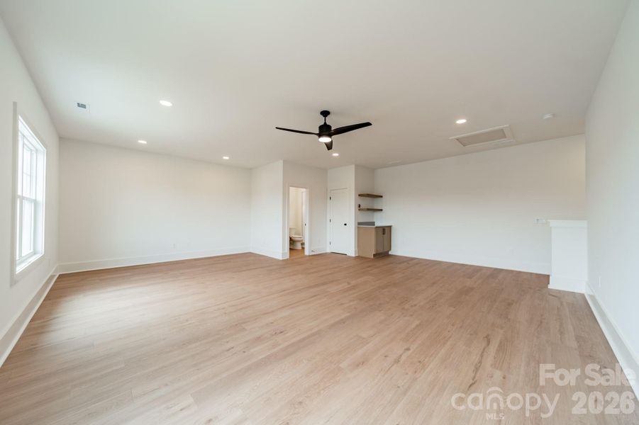 Spacious, unfurnished interior of a new home in , Davidson (Image 34).