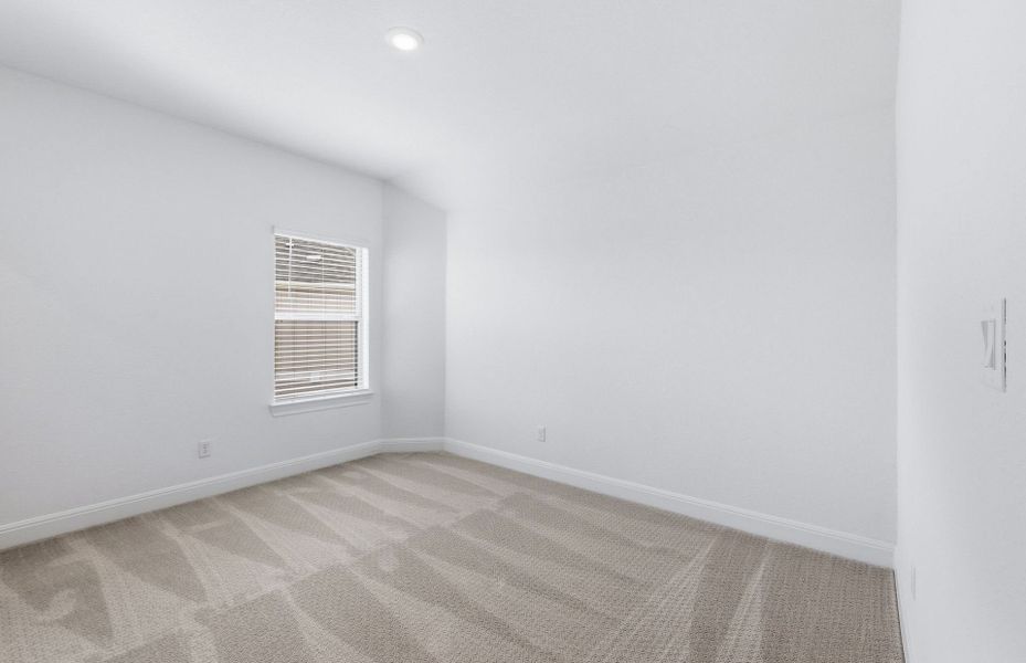 Spacious, unfurnished interior of a new home in Santa Rita Ranch, Liberty Hill (Image 35).