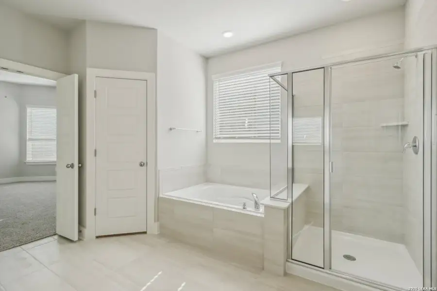 Furnished interior view inside a new home in Fox Falls, Boerne (Image 8).