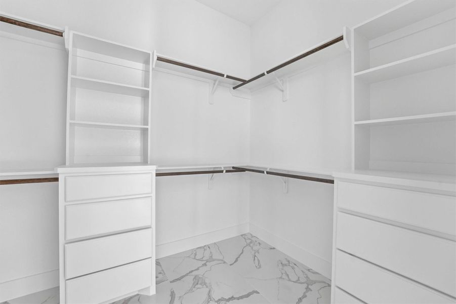 Spacious, unfurnished interior of a new home in , Conroe (Image 26).