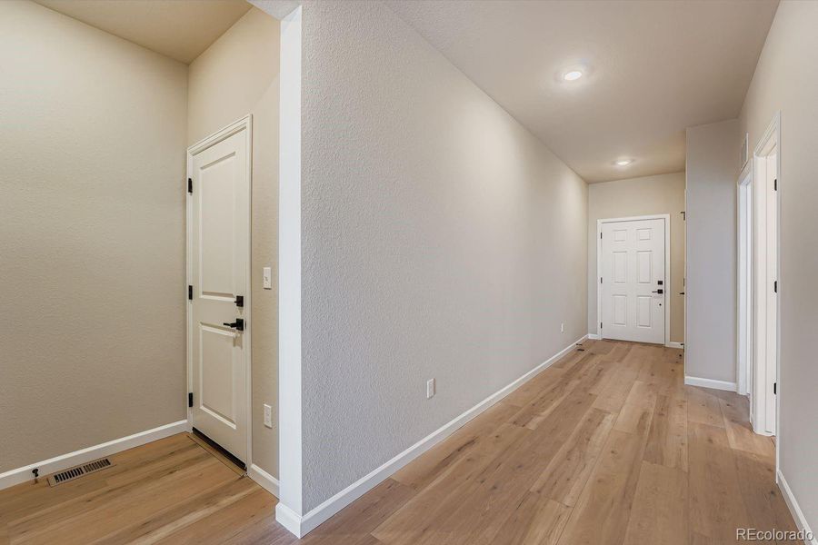 Spacious, unfurnished interior of a new home in Wolf Creek Run, Strasburg (Image 20). Spacious, unfurnished interior of a new home in Wolf Creek Run, Strasburg (Image 20).