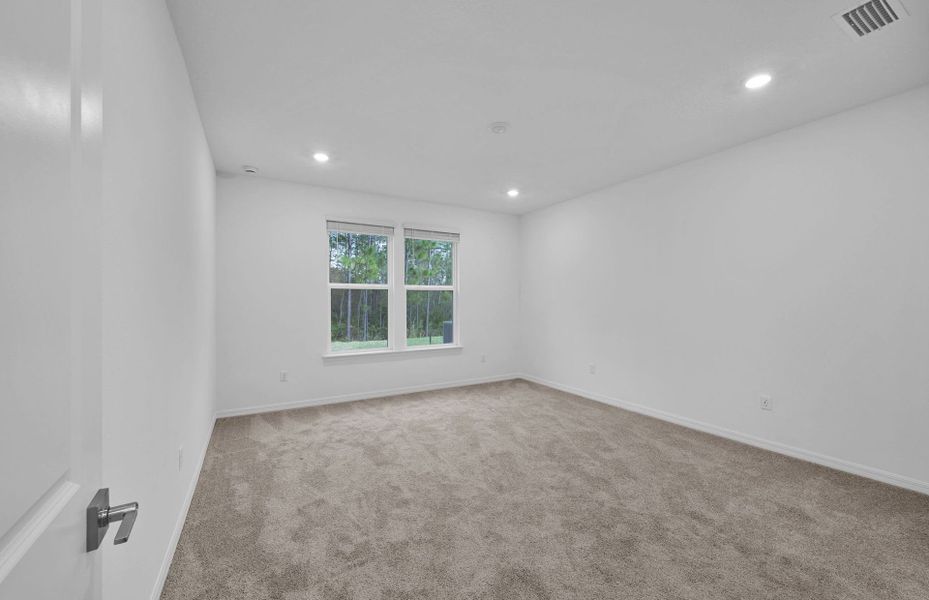 Spacious, unfurnished interior of a new home in Hyland Trail, Green Cove Springs (Image 11).