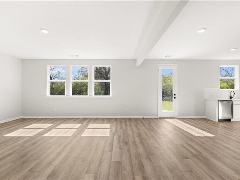 Spacious, unfurnished interior of a new home in Cedar Farms, Winder (Image 15).