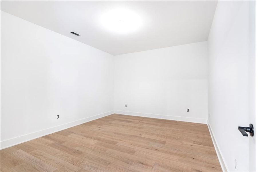 Spacious, unfurnished interior of a new home in Aster, Roswell (Image 50).
