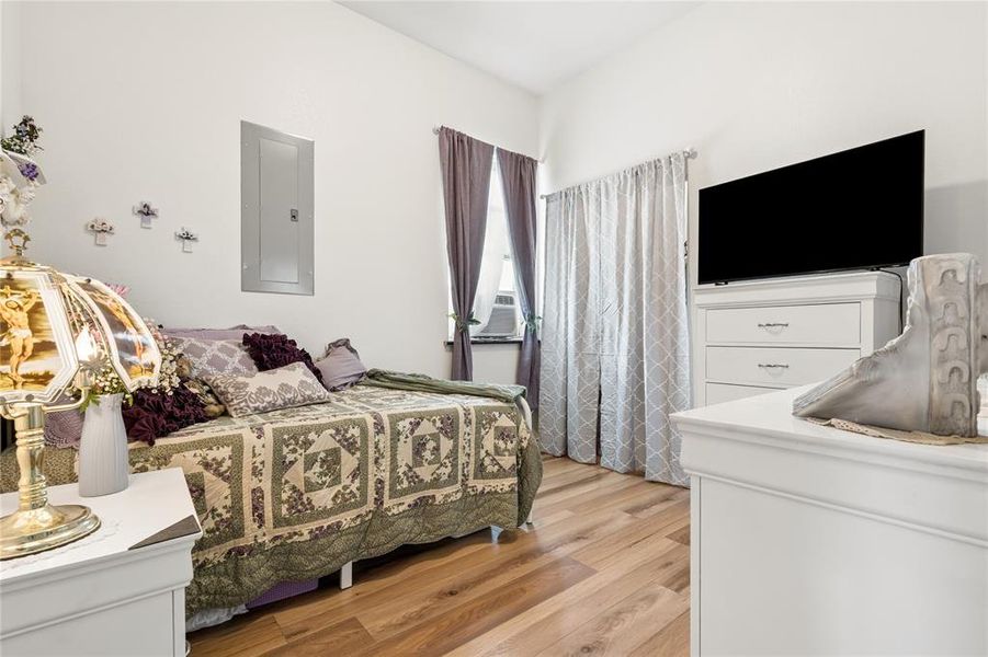 Furnished interior view inside a new home in , Tolar (Image 12).
