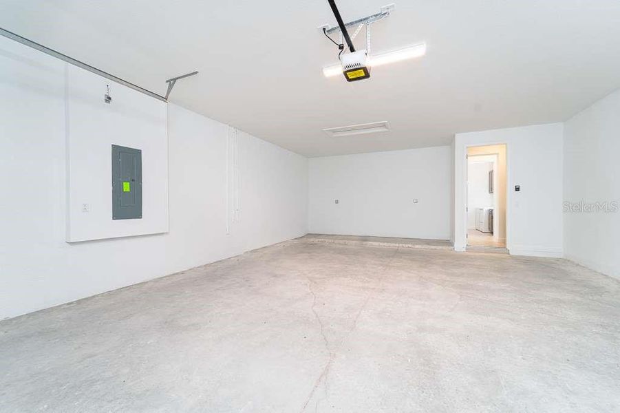 Spacious, unfurnished interior of a new home in Tesoro Club, Port St. Lucie (Image 18).