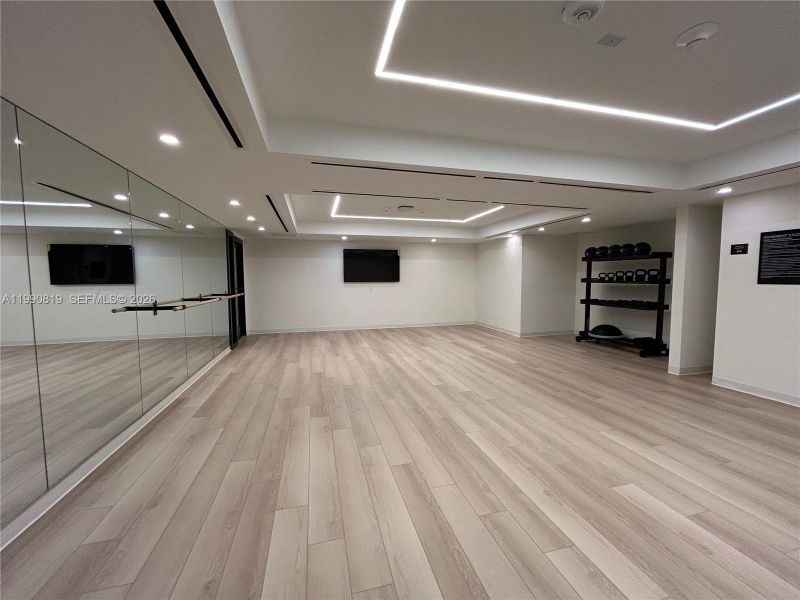 Spacious, unfurnished interior of a new home in , Miami (Image 21).